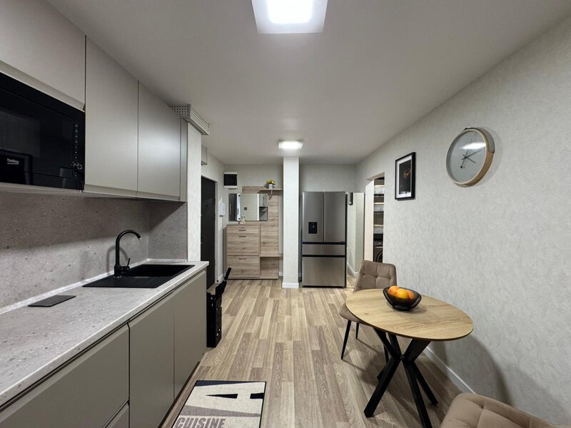 Aviatiei metrou, centrala proprie.