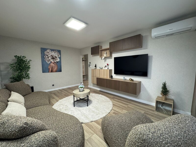 Aviatiei metrou, centrala proprie.