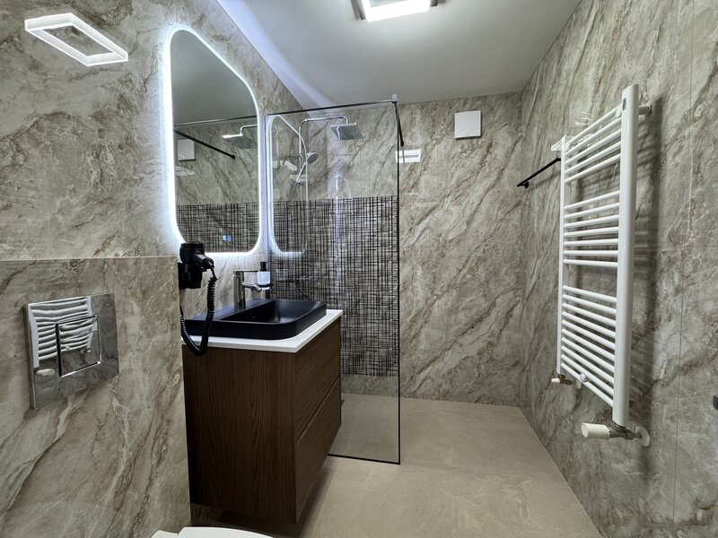 Aviatiei metrou, centrala proprie.