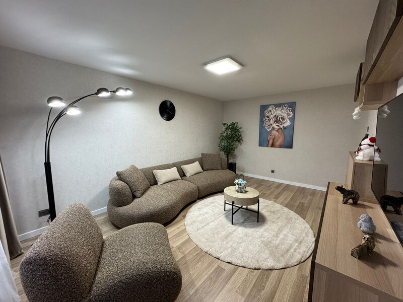 Aviatiei metrou, centrala proprie.